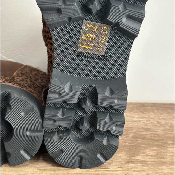 NWOT MADEWELL The Citywalk Lugsole Chelsea
Boot in Calf Size 8.5 - Picture 11 of 13